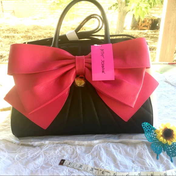 Betsey Johnson Handbags - Betsey Johnson Bow Wagon Satchel